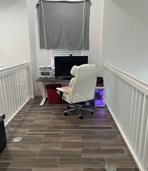 5347 SW 40th Ave — Photo 5