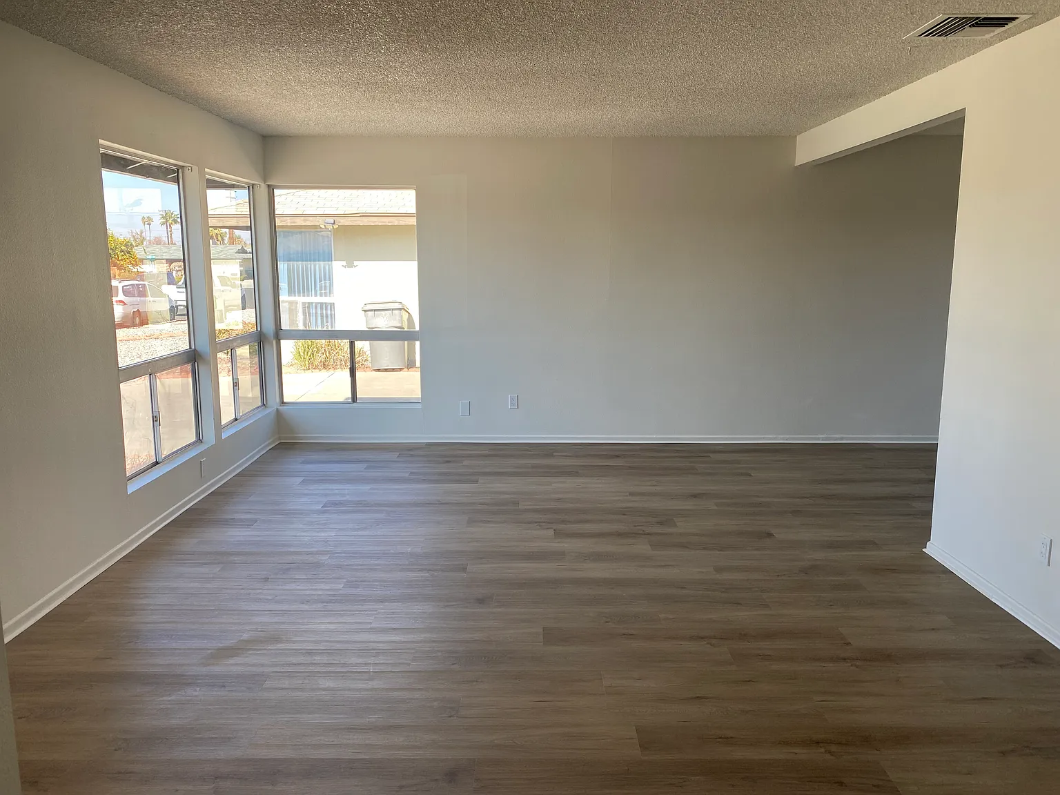 26084 Camphorwood Ave — Photo 4
