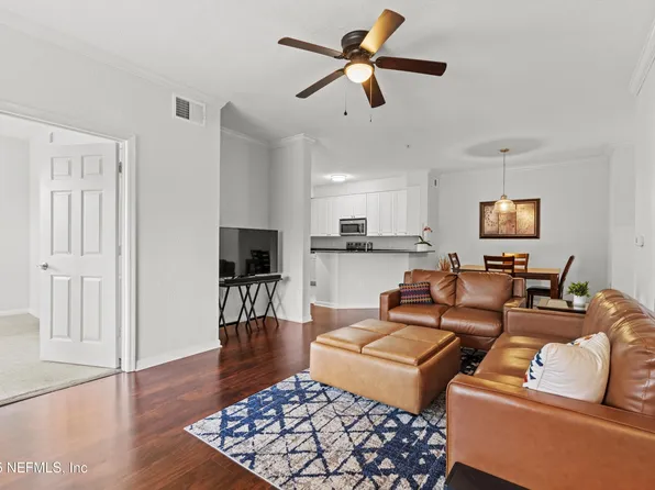 8539 GATE Parkway W #131, Jacksonville, FL 32216