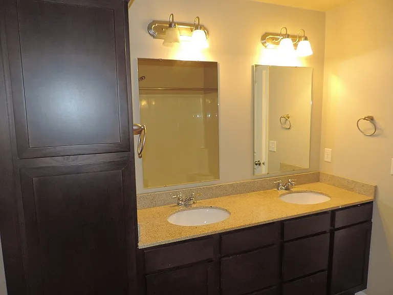 425 Cambria Dr — Photo 11