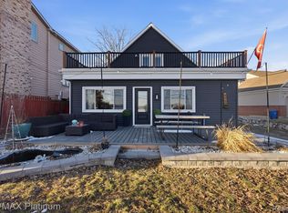 4960 Cooley Lake Rd, Waterford, MI 48327