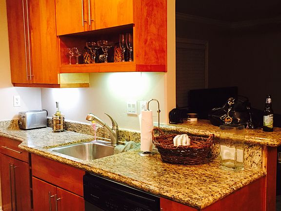 4th image of 1049 Felspar St Unit 4