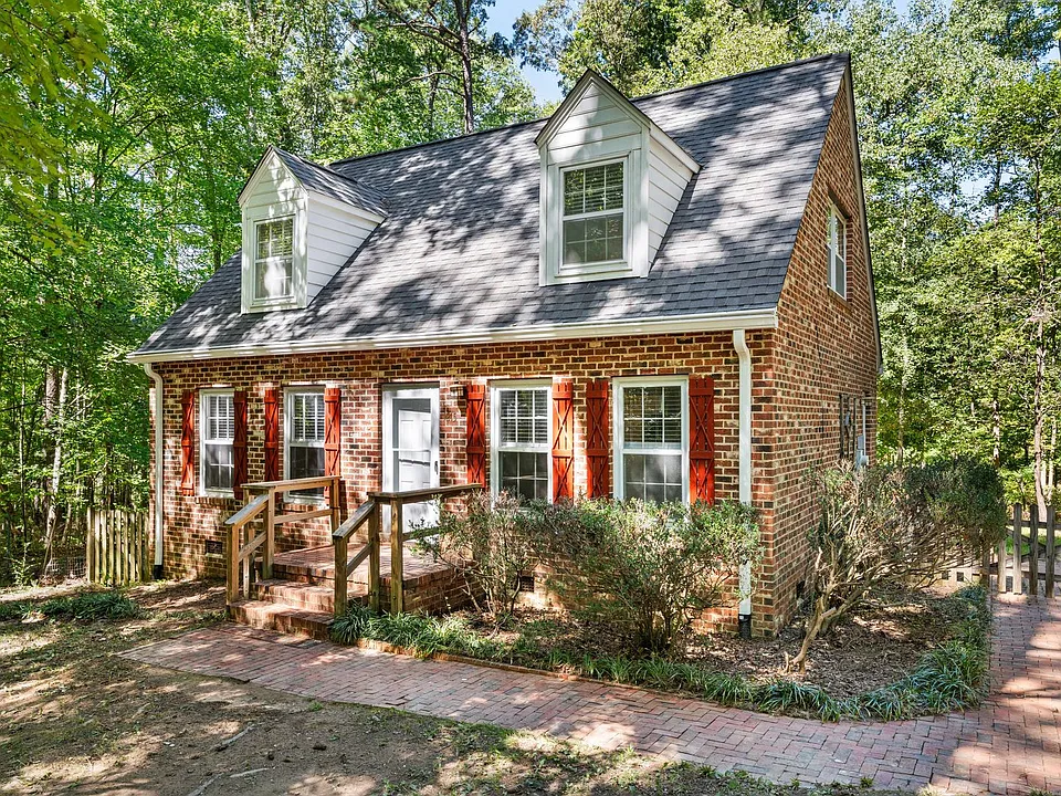 1215 Brick Ln