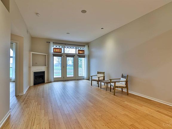 5th image of 944 Grand Cypress Ct