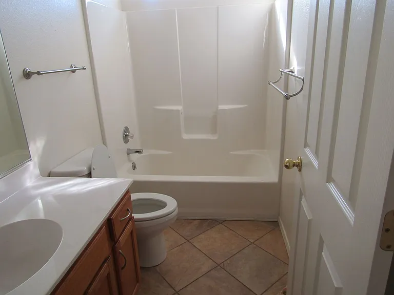 1212 Serinna Ct — Photo 3