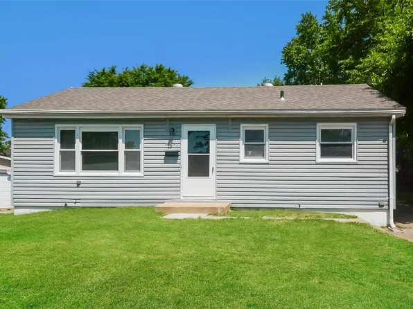 6827 Larry Ln, Saint Louis, MO 63134