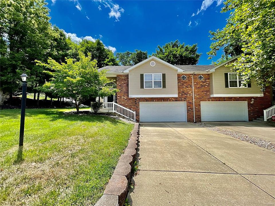 1st image of 804 Lancashire Dr APT A