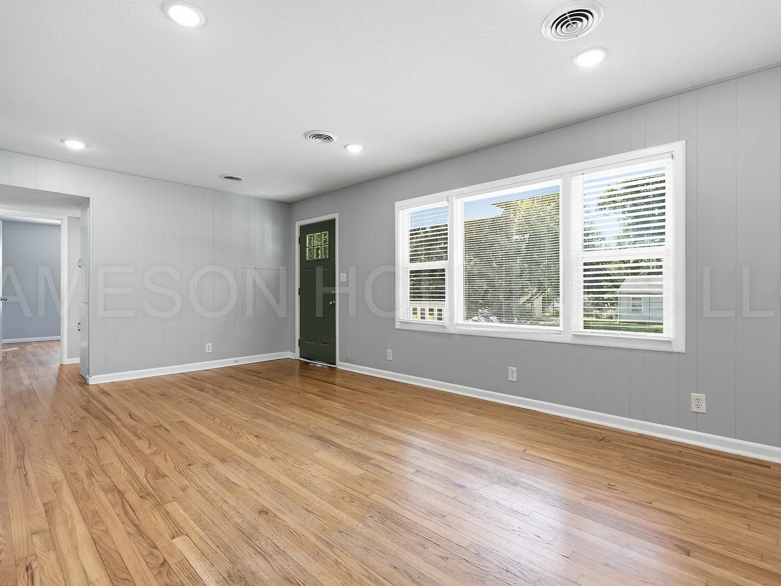 4 bed, 1275 sqft, $2,500 — Photo 4