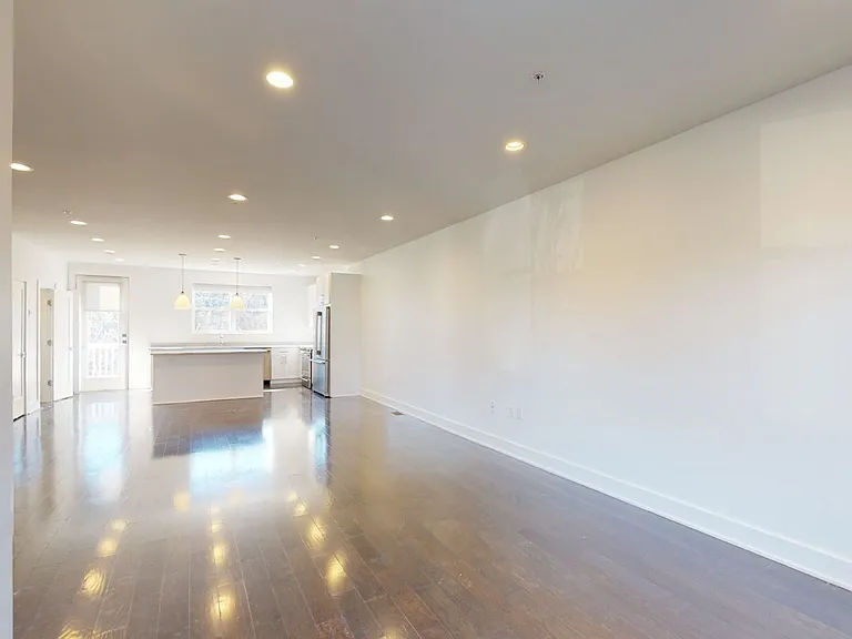3306 9th St NE #1 — Photo 8