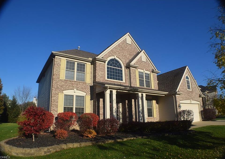 1st image of 21420 Oakhurst Ln