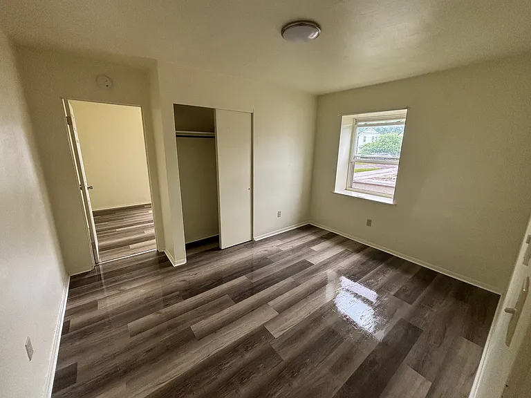 317 S Monroe St #6 — Photo 6