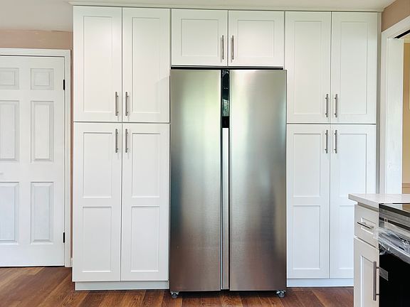 5th image of 28 Hampton Ct