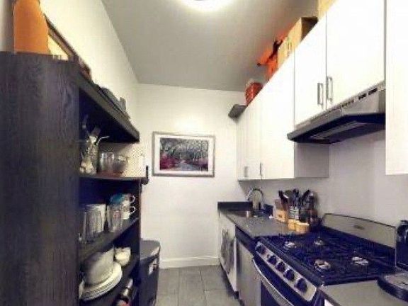 5th image of 64 W 9th St #2EL
