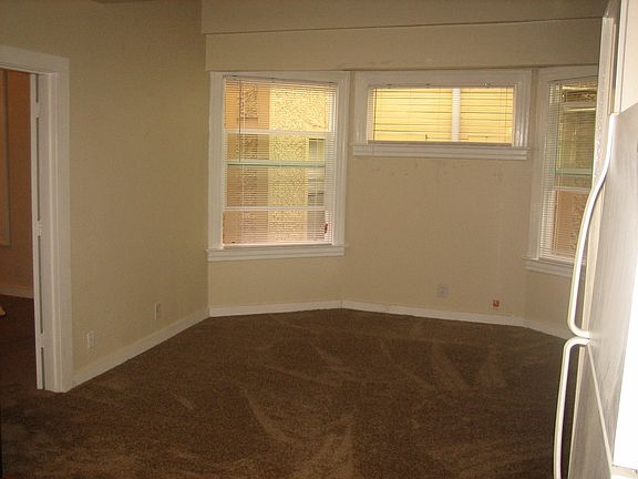 3rd image of 2109 NW Northrup St APT 3