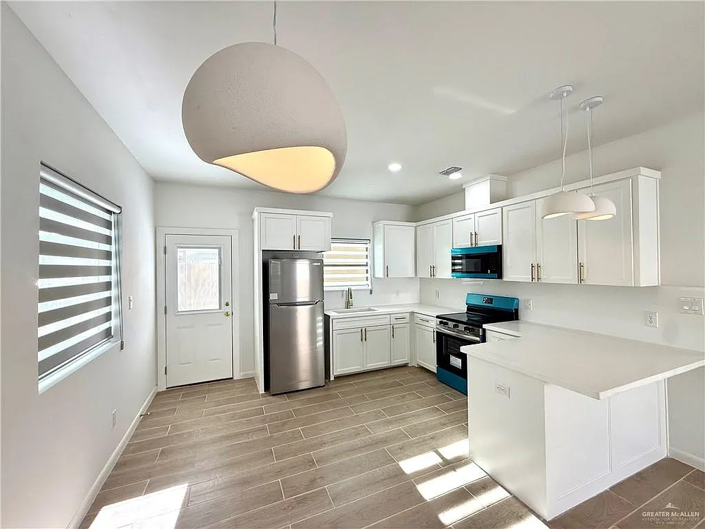 2 bed, 2.0 bath, 1150 sqft, $1,300 — Photo 3