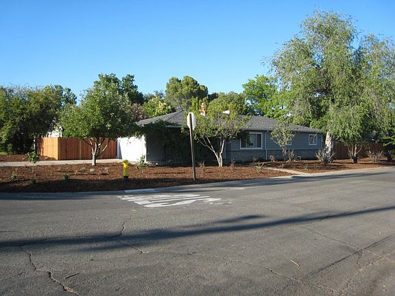 3rd image of 4301 Ravenwood Ave