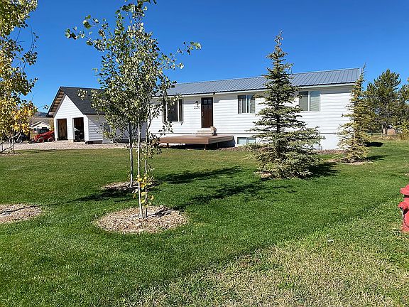 2nd image of 226 Cottonwood Dr