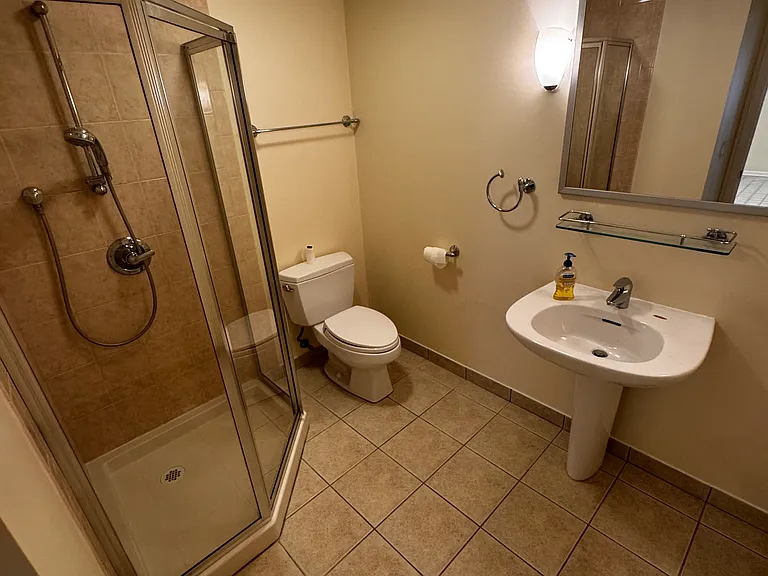 786 Greenwood Rd — Photo 23