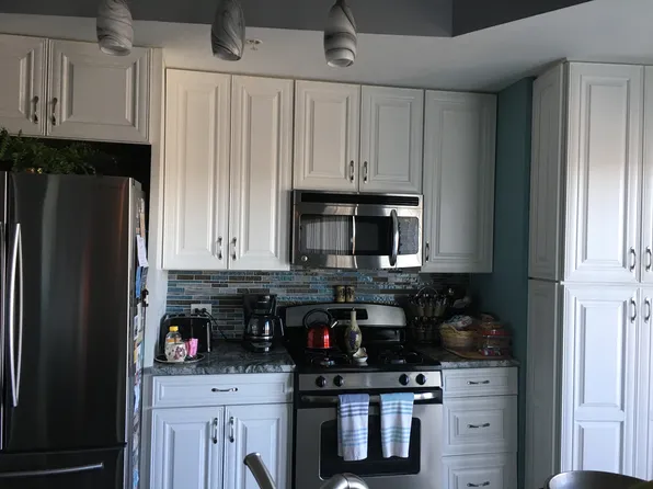125 Lakeview Dr Unit 602, Bloomingdale, IL 60108