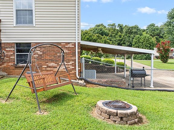 2nd image of 2223 Glory Dr