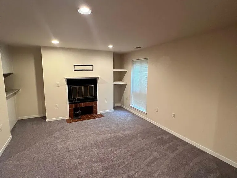 3 Andrew Pl #R98 — Photo 4