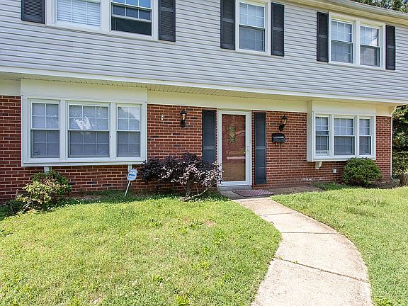 3rd image of 2926 Tarragon Ln