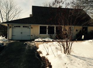 25 Crystal Rd, Levittown, PA 19057