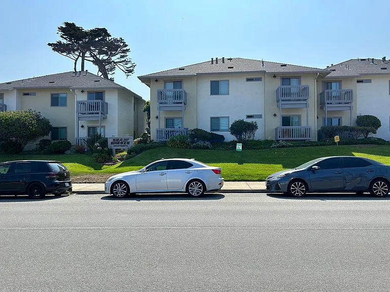 Sea Breeze Apartments for rent in Marina, CA — Photo 24