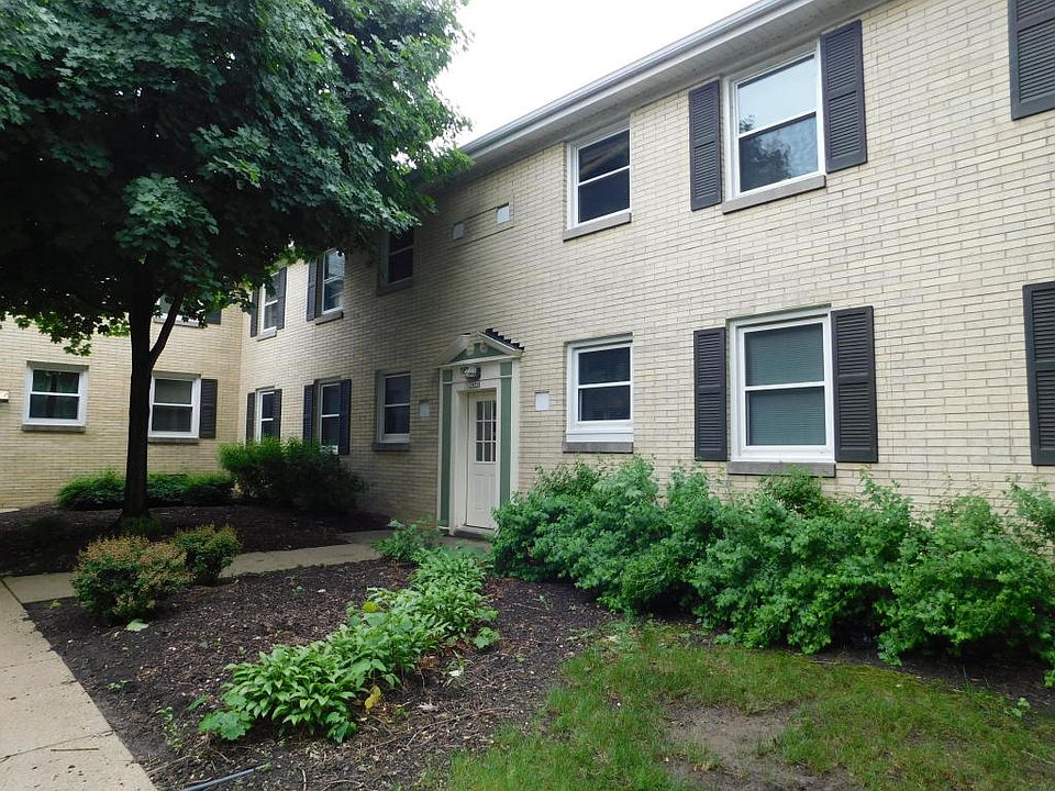 1st image of 3456 N Dousman St