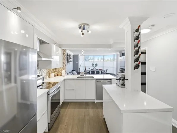 1500 Grazia Ct #208, Mississauga, ON L4W 4Z9