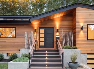 160 Fairway Rd, Brookline, MA 02467