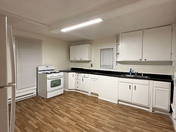 4th image of 2315 Portland Ave APT 2