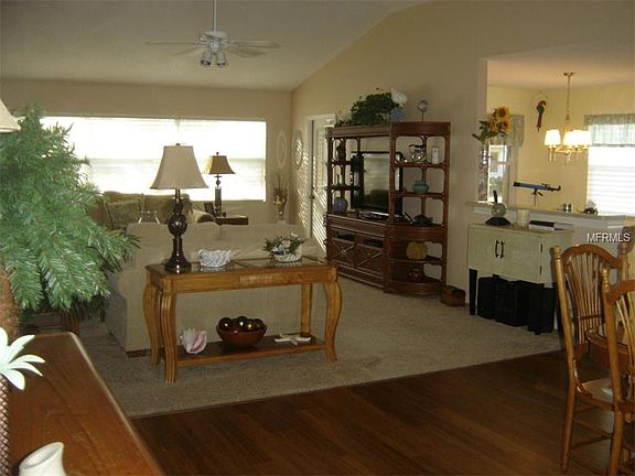 3rd image of 920 Oxford Park Dr