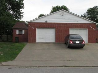 2408 W Gum St, Rogers, AR 72758