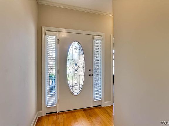 3rd image of 1720 Waterford Ln