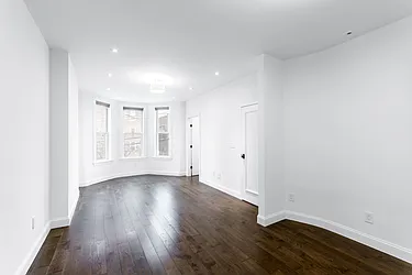 Rented by TASHIRO REAL ESTATE INC