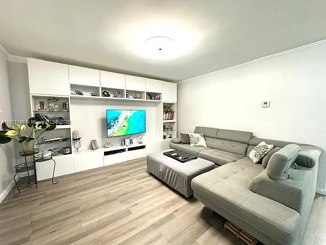 200 NE 12th Ave — Photo 7