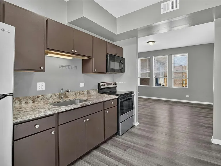 1854 S Central Park Ave #1852-2E — Photo 22