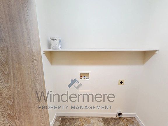 5th image of 58 Parkwood Cir