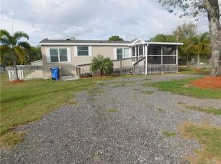 2801 Metro Dr, Ruskin, FL 33570