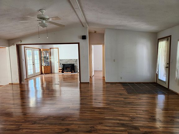 2nd image of 34 Edgewood Park Dr