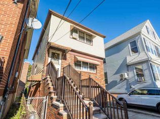 27 Obrien Ct, Bayonne, NJ 07002