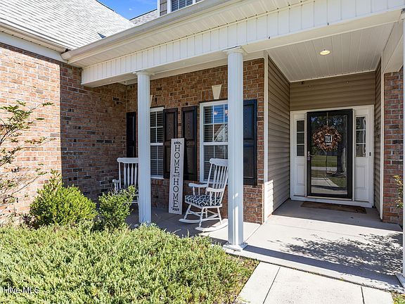 3rd image of 156 Moonstone Court
