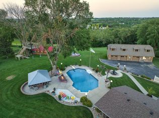 55 Lawndale Dr, Council Bluffs, IA 51503