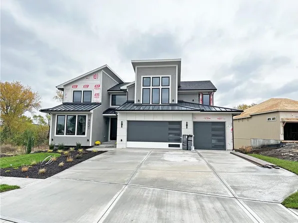 9021 Shady Bend Rd, Lenexa, KS 66227
