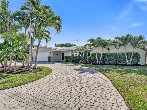 3rd image of 4240 NE 28th Avenue