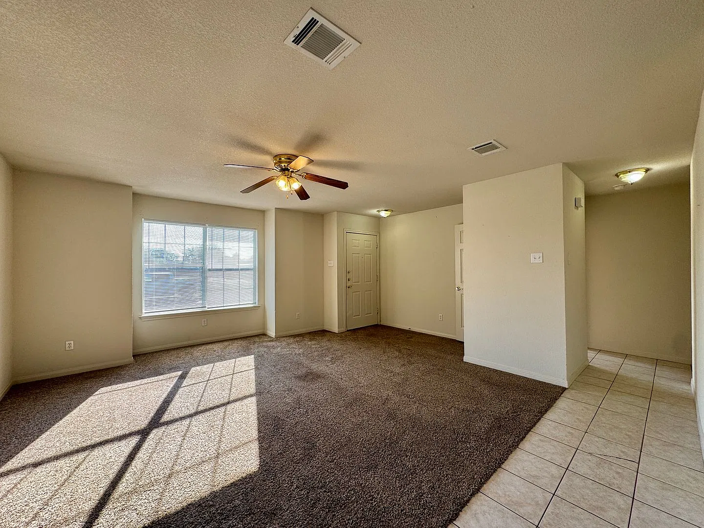 Duplex — Photo 2