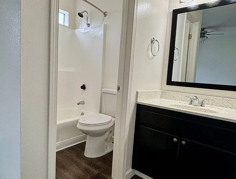 The Grand Terrace Apartments — Photo 18