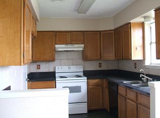 672 Fair Oak Dr, Stafford, TX 77477