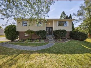 1324 Sportsman Drive, Jeffersonville, IN 47130